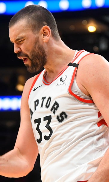 Powell's big 4th quarter leads Raptors past Hawks, 122-117
